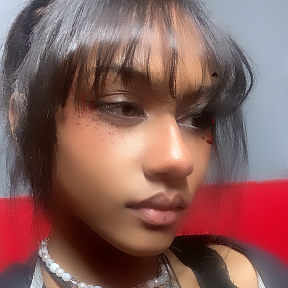 Meet your Posher, Alexis - Picture 1 of 1